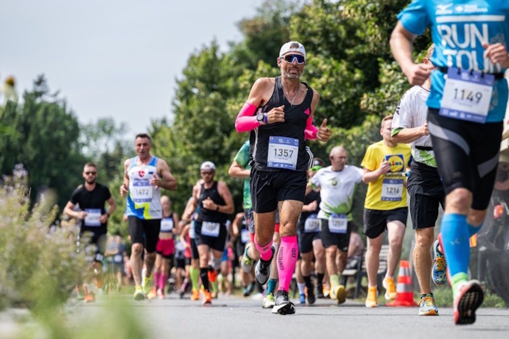 Letní běžecká pohoda. Vyprodaný závod ČEZ RunTour v Olomouci si užily olympioničky i celé rodiny s dětmi