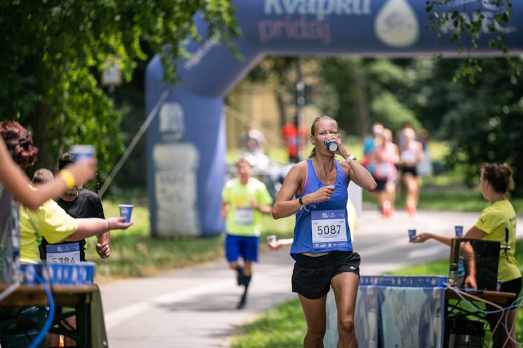 Letní běžecká pohoda. Vyprodaný závod ČEZ RunTour v Olomouci si užily olympioničky i celé rodiny s dětmi