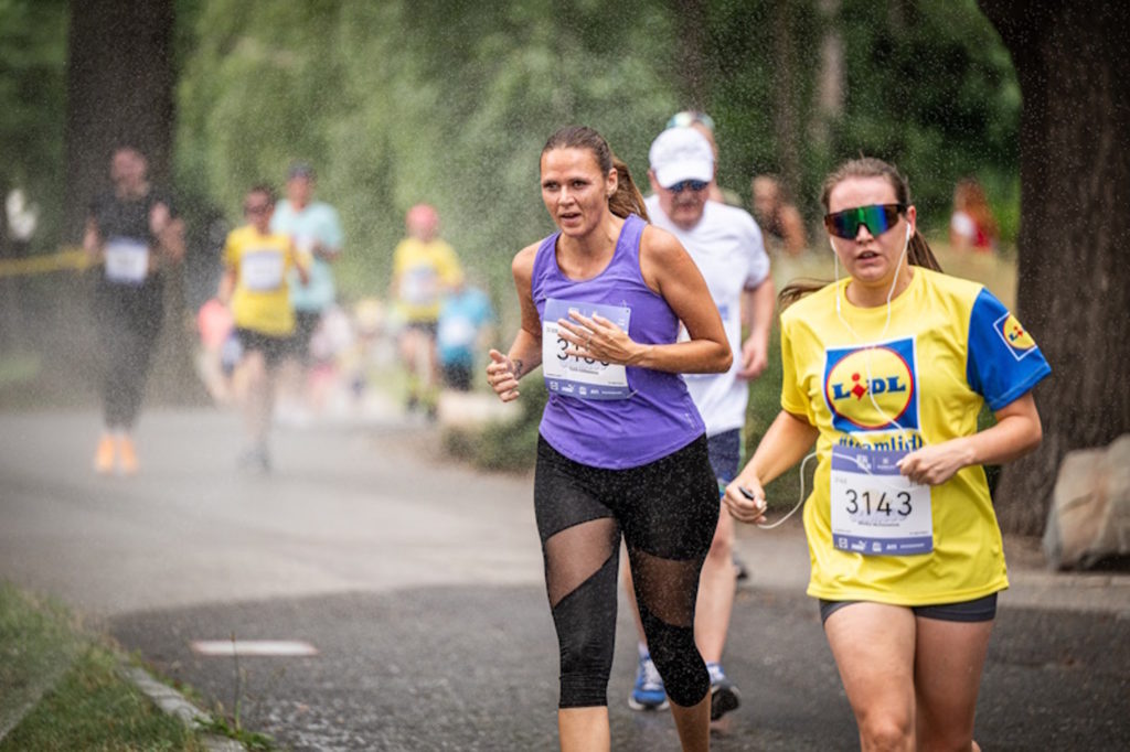 Letní běžecká pohoda. Vyprodaný závod ČEZ RunTour v Olomouci si užily olympioničky i celé rodiny s dětmi