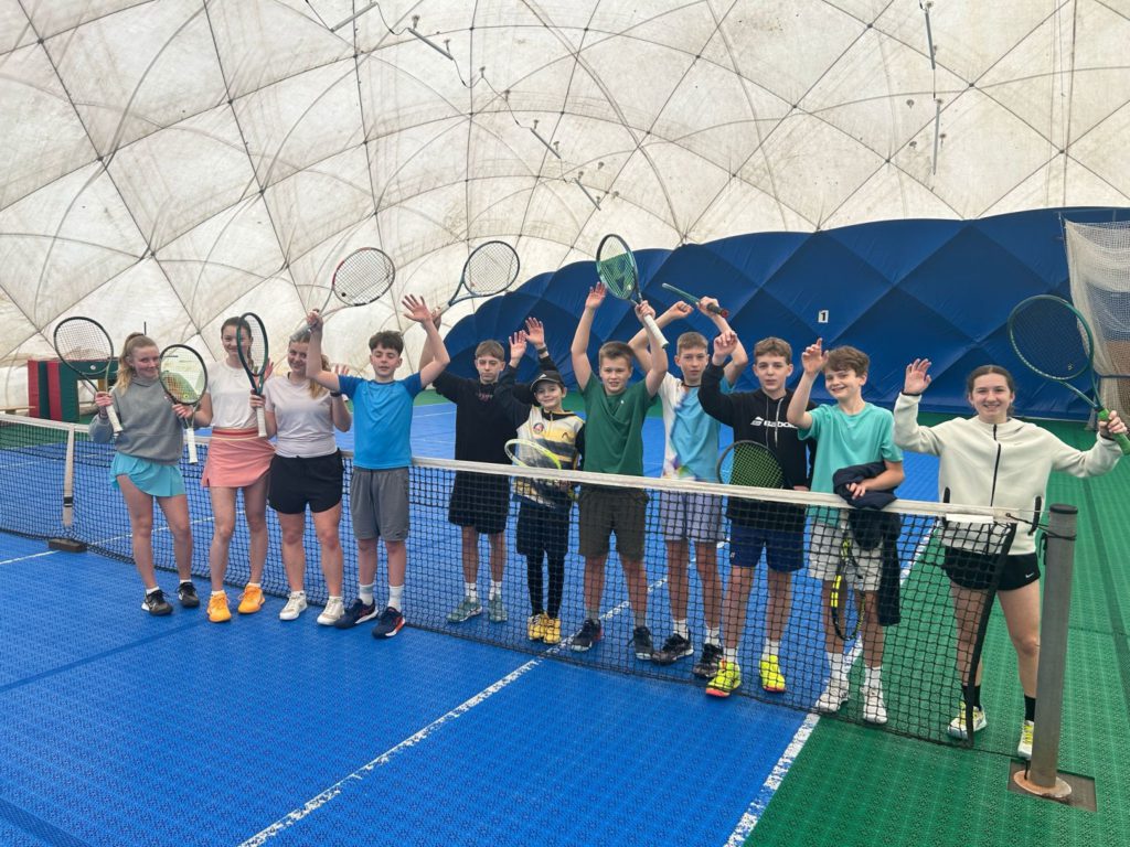 Hráči Krajské tenisové akademie slaví skvělé zimní výsledky a vyhlíží letní sezónu