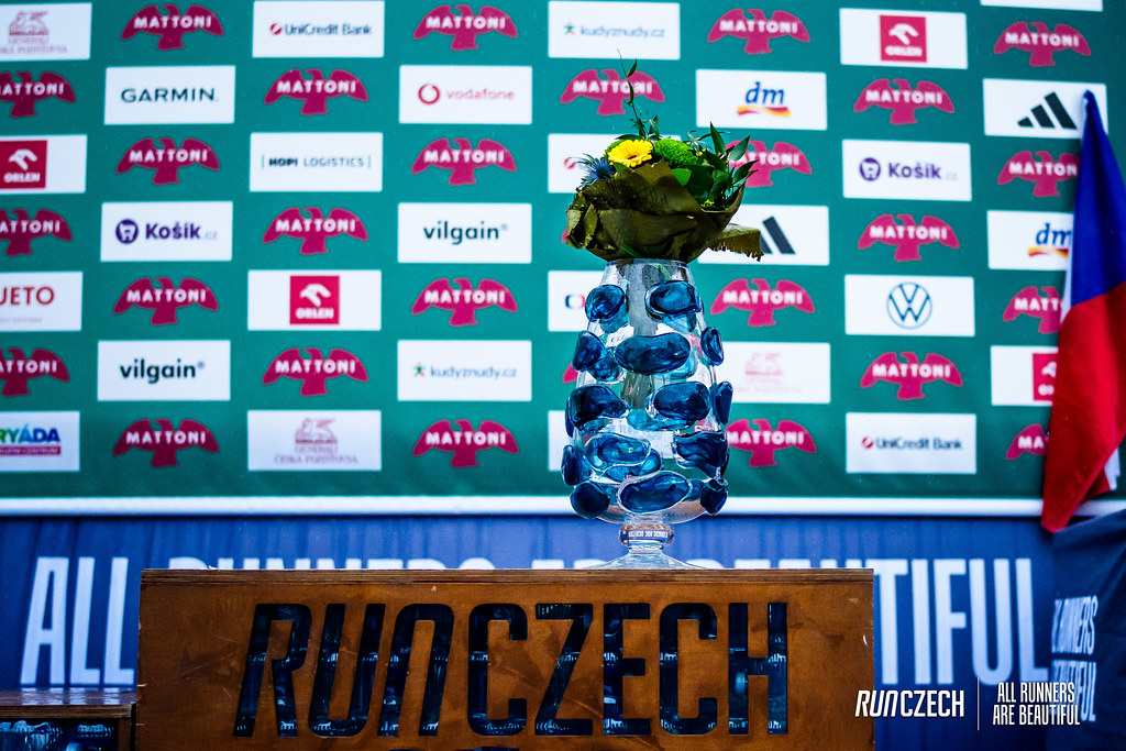 RunCzech Racing Team slaví další historický milník: Nejrychlejší „pětku“ za více než čtvrt století