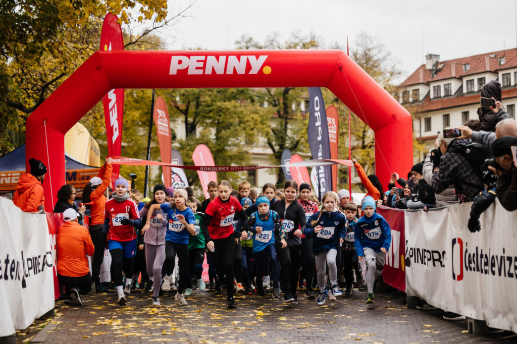 Rekordní Sokolský běh republiky: Vznik státu slavilo 13 tisíc běžců v 90 lokalitách