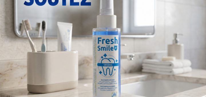 Soutěž s Fresh Smile: lahvička spreje v koupelně s modrým nadpisem SOUTĚŽ